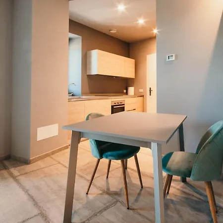 Meda - Lakeside Leisure & Business Apartman Cissano