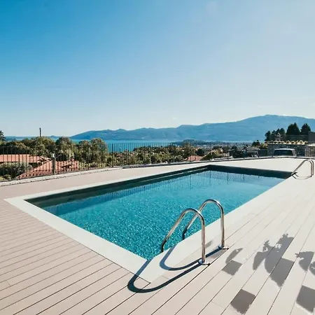 Meda - Lakeside Leisure & Business Apartman *